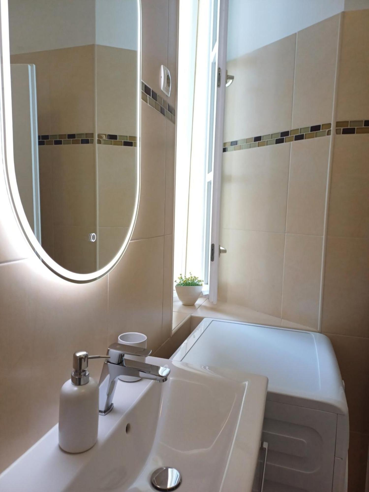 Apartment Zdenka - 100 M From The Beach Opatija Bagian luar foto